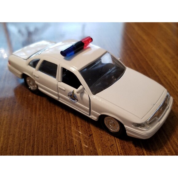 Nebraska State Patrol Road Champs die cast police car 1:43 scale - Picture 8 of 12